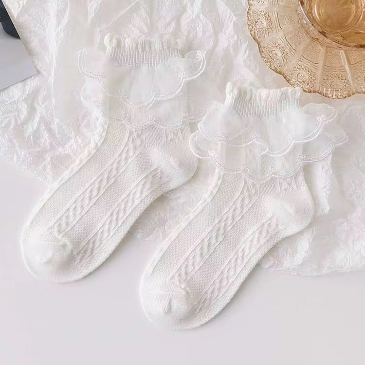 White Lace ruffle socks